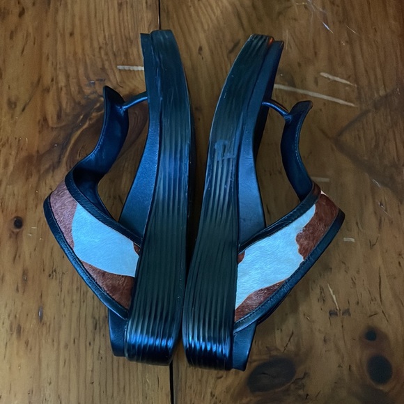 Donald J. Pliner Fawn Sandals size 6.5 - Picture 3 of 7